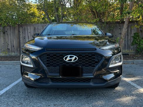Used 2018 Hyundai Kona SE image 1