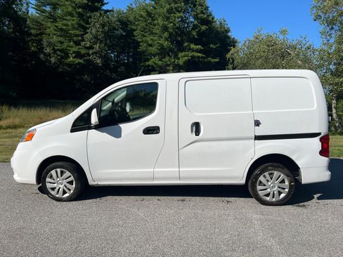 Used 2019 Nissan NV200 SV FWD image 1