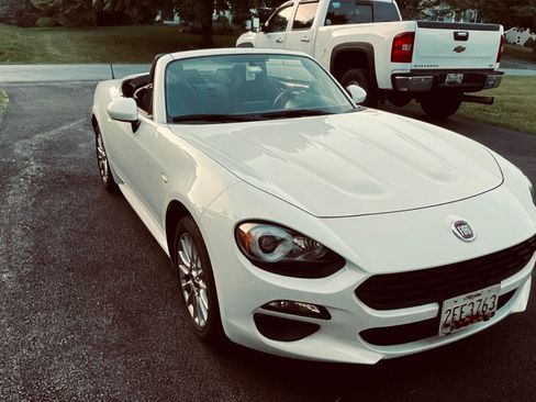 Used 2019 FIAT 124 Spider Classica w/ Technology Group RWD image 4