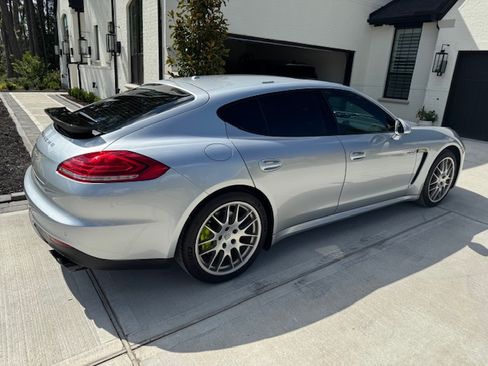Used 2015 Porsche Panamera S image 6