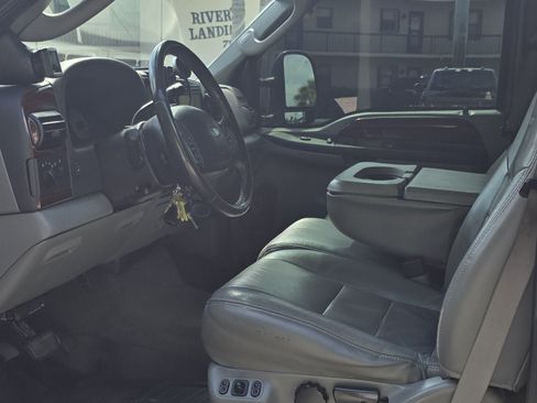Used 2006 Ford F350 Lariat AWD/4WD image 12