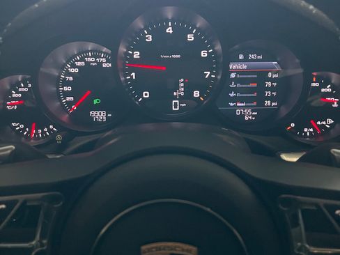 Used 2018 Porsche 911 Carrera image 22