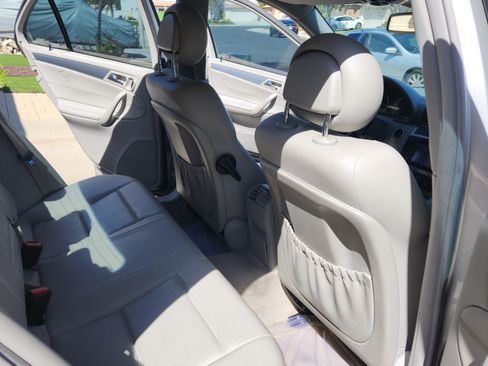 Used 2005 Mercedes-Benz C 230 Sedan image 9