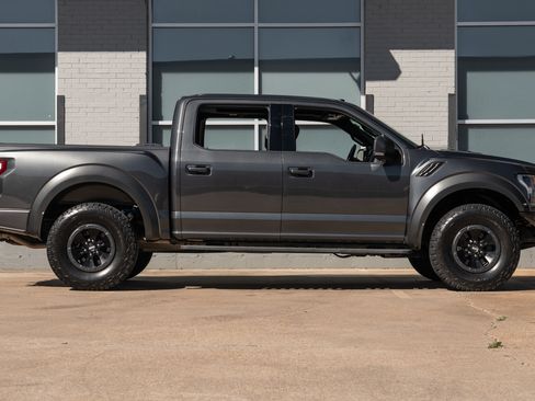 Used 2018 Ford F150 Raptor w/ Equipment Group 802A Luxury image 13