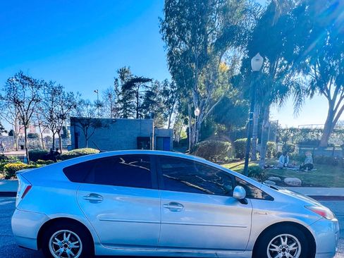 Used 2011 Toyota Prius Four image 6