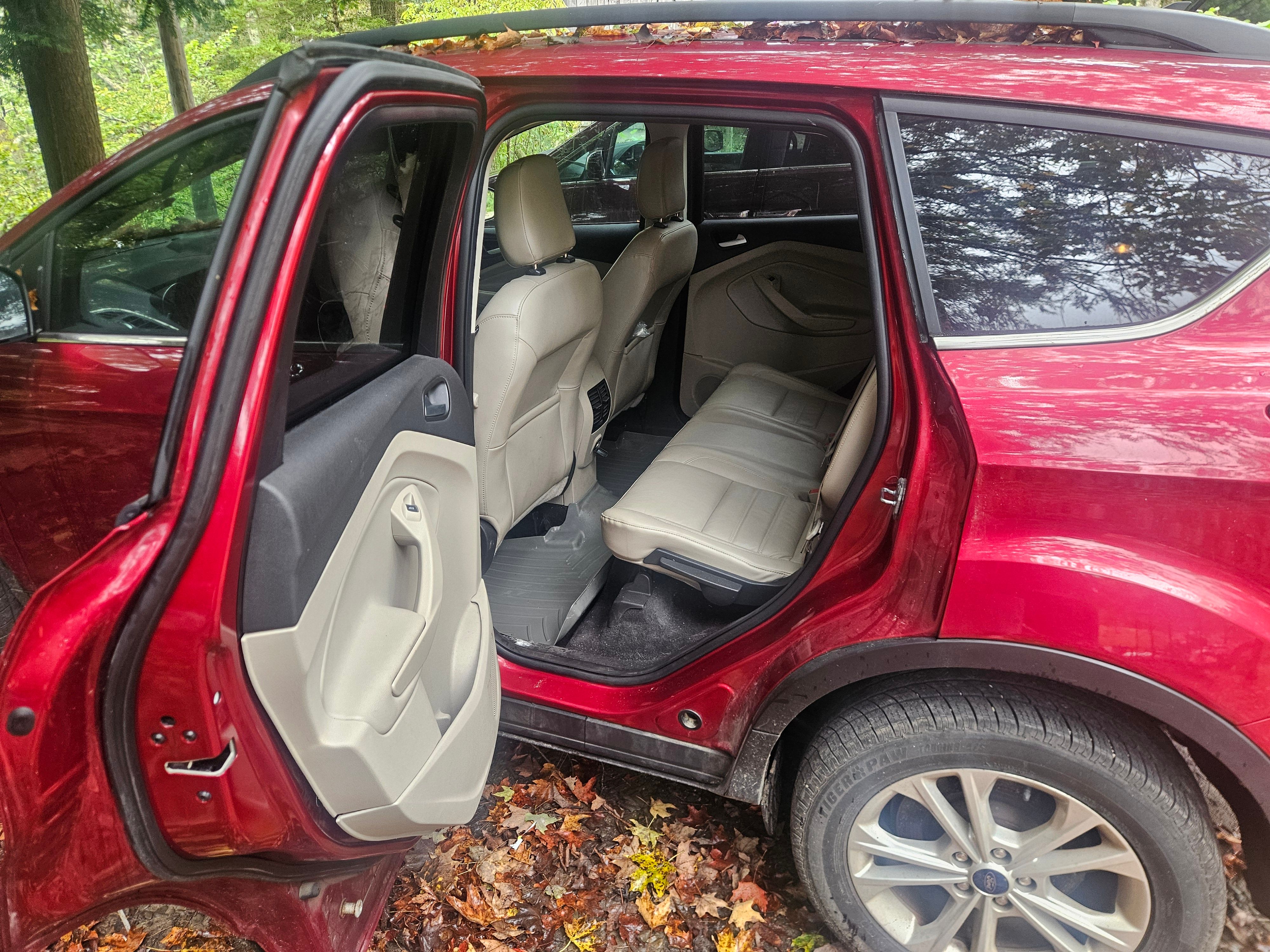 Used 2018 Ford Escape SEL w/ Ford Safe & Smart Package AWD/4WD image 9
