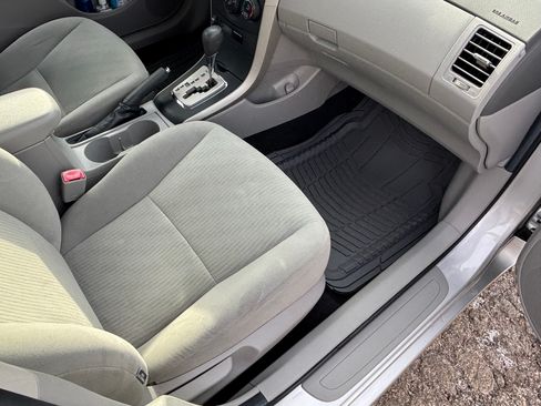 Used 2010 Toyota Corolla LE image 21