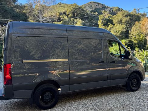 Used 2020 Mercedes-Benz Sprinter 2500 image 6