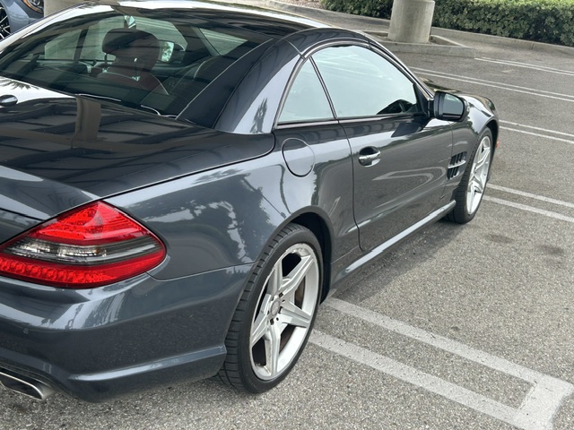 Used 2011 Mercedes-Benz SL 550 image 5