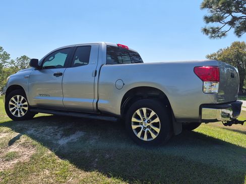 Used 2012 Toyota Tundra SR5 w/ SR5 Pkg image 5