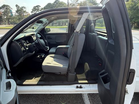 Used 2011 Dodge Dakota ST AWD/4WD image 6