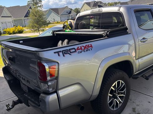 Used 2021 Toyota Tacoma TRD Sport image 9