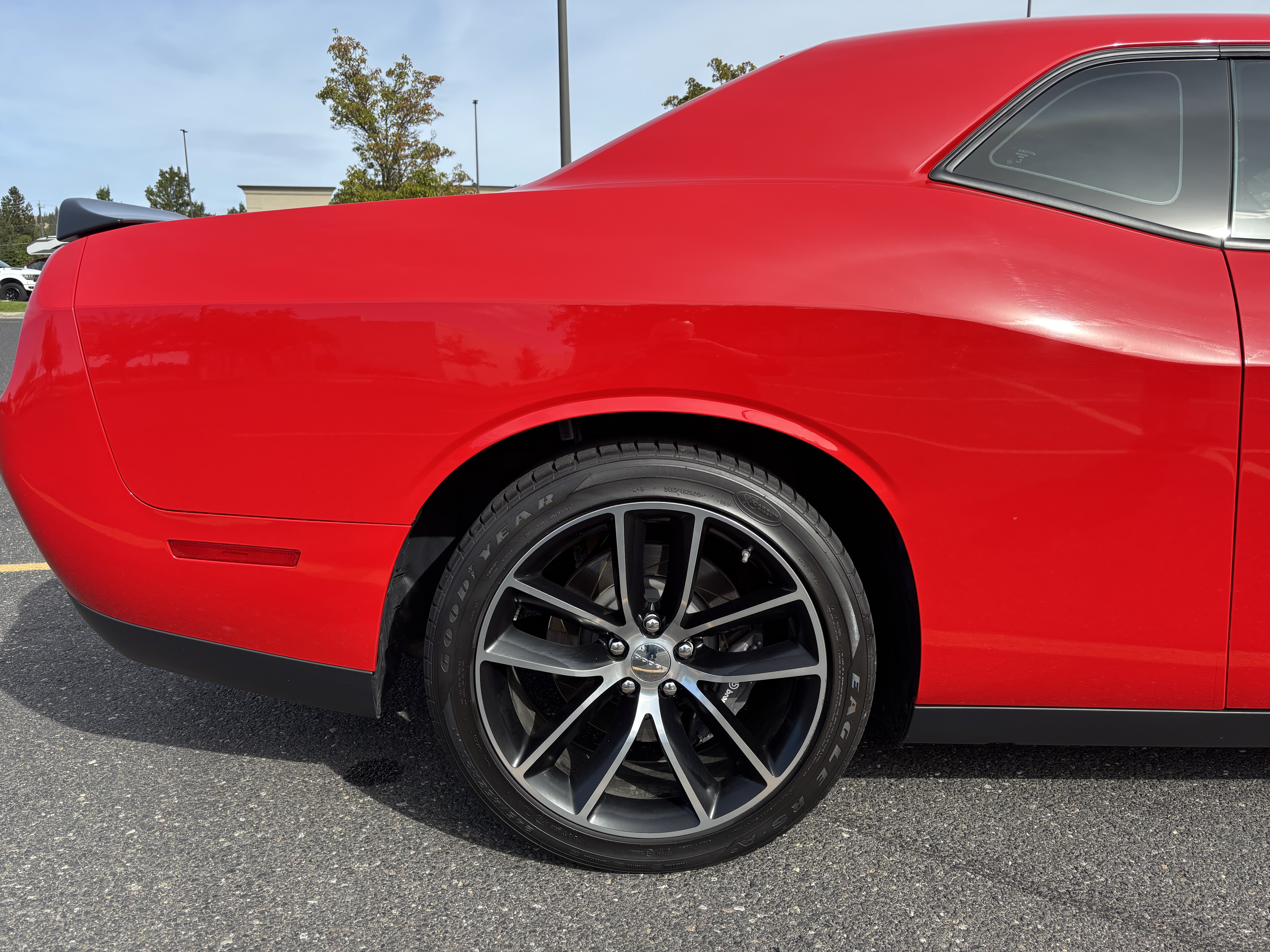 Used 2016 Dodge Challenger R/T Scat Pack w/ Leather Interior Group RWD image 9