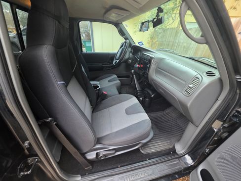 Used 2004 MAZDA B-Series Pickup 2WD Regular Cab B3000 w/ Convenience Pkg image 5