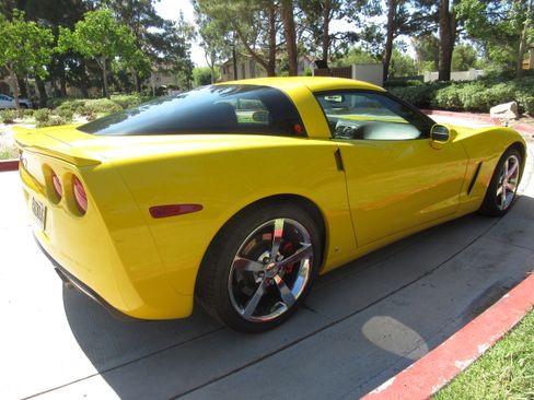 Used 2009 Chevrolet Corvette Coupe w/ Preferred Equipment Group RWD image 6