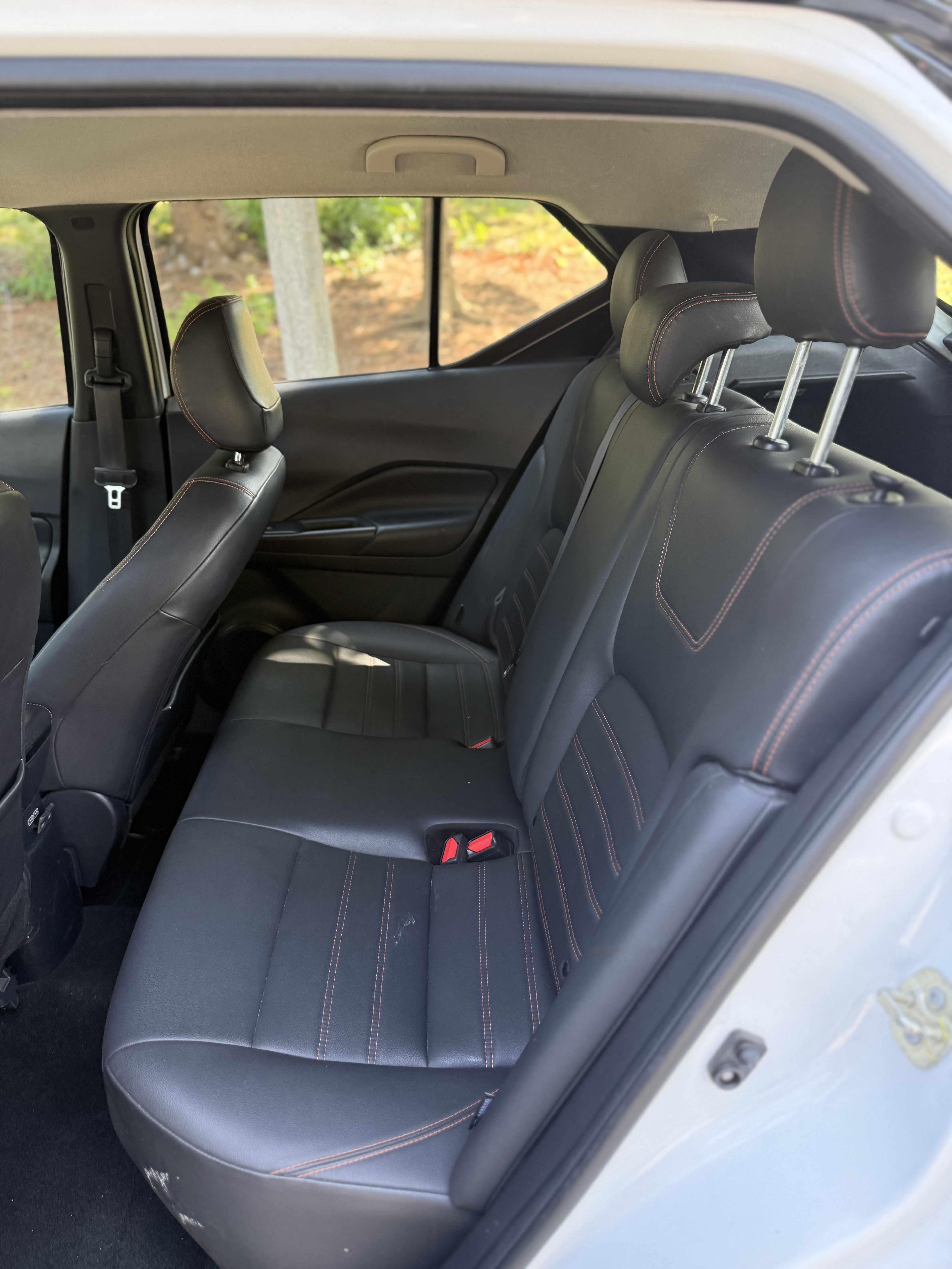 Used 2020 Nissan Kicks SR w/ SR Premium Package FWD image 12