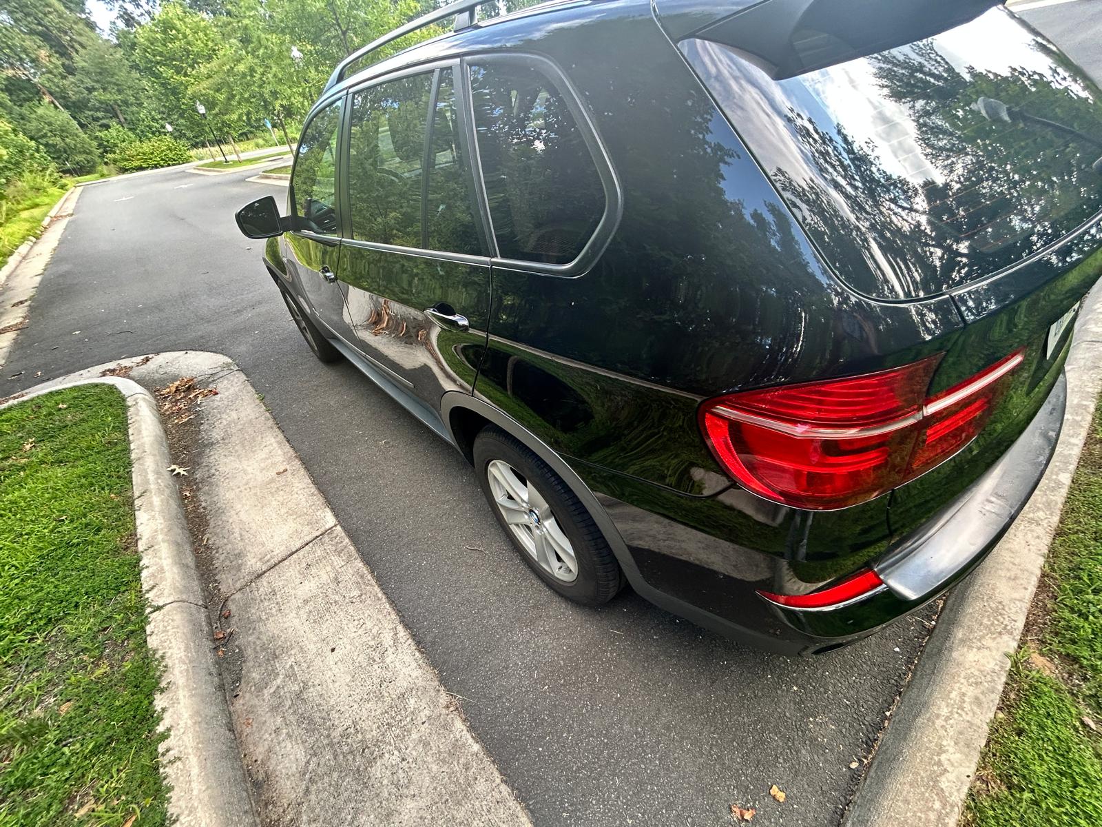 Used 2012 BMW X5 xDrive35i AWD/4WD image 1