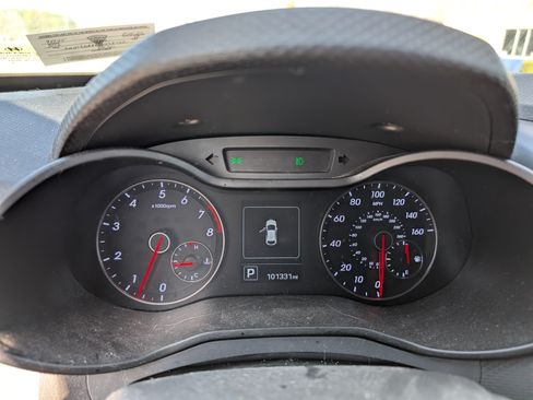 Used 2016 Hyundai Veloster Turbo image 18