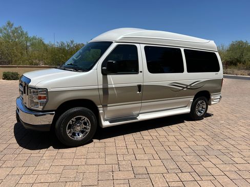 Used 2011 Ford E-150 and Econoline 150 w/ Premium Van Group RWD image 1