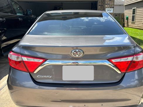 Used 2015 Toyota Camry LE image 31