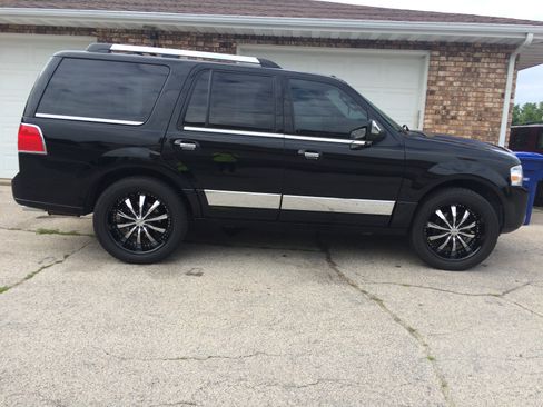 Used 2007 Lincoln Navigator 4WD image 3