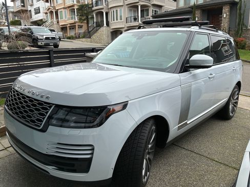 Used 2020 Land Rover Range Rover Long Wheelbase HSE image 17