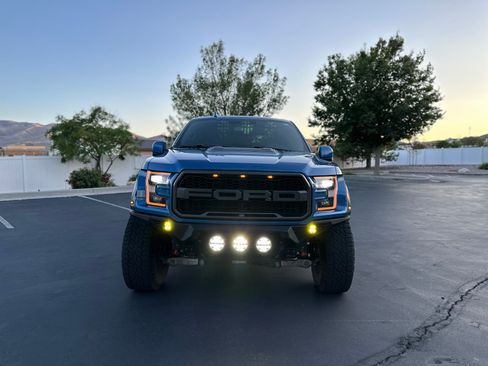 Used 2019 Ford F150 Raptor w/ Equipment Group 802A Luxury AWD/4WD image 4