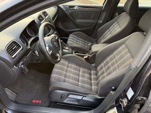 Used 2011 Volkswagen GTI 4-Door image 10