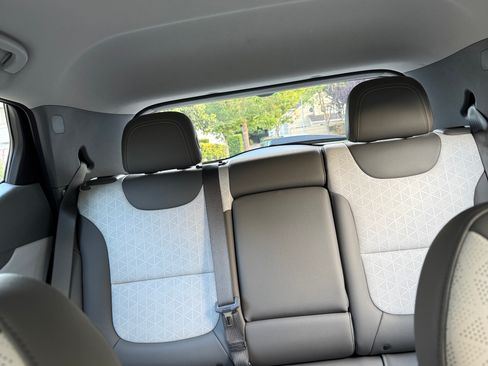 Used 2022 Chevrolet Bolt EUV Premier FWD image 15