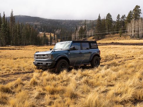 Used 2022 Ford Bronco Big Bend image 2