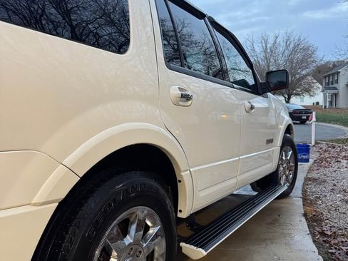 Used 2008 Ford Expedition Limited image 4