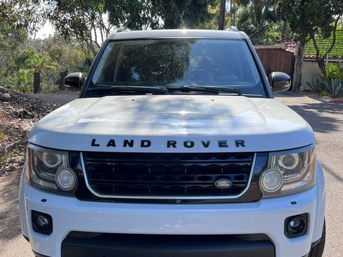 Used 2016 Land Rover LR4 HSE Silver Edition AWD/4WD image 2