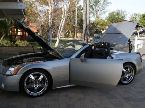 Used 2006 Cadillac XLR image 4