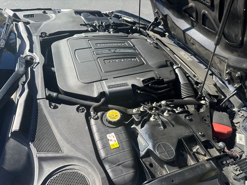 Used 2017 Jaguar F-TYPE Coupe image 5