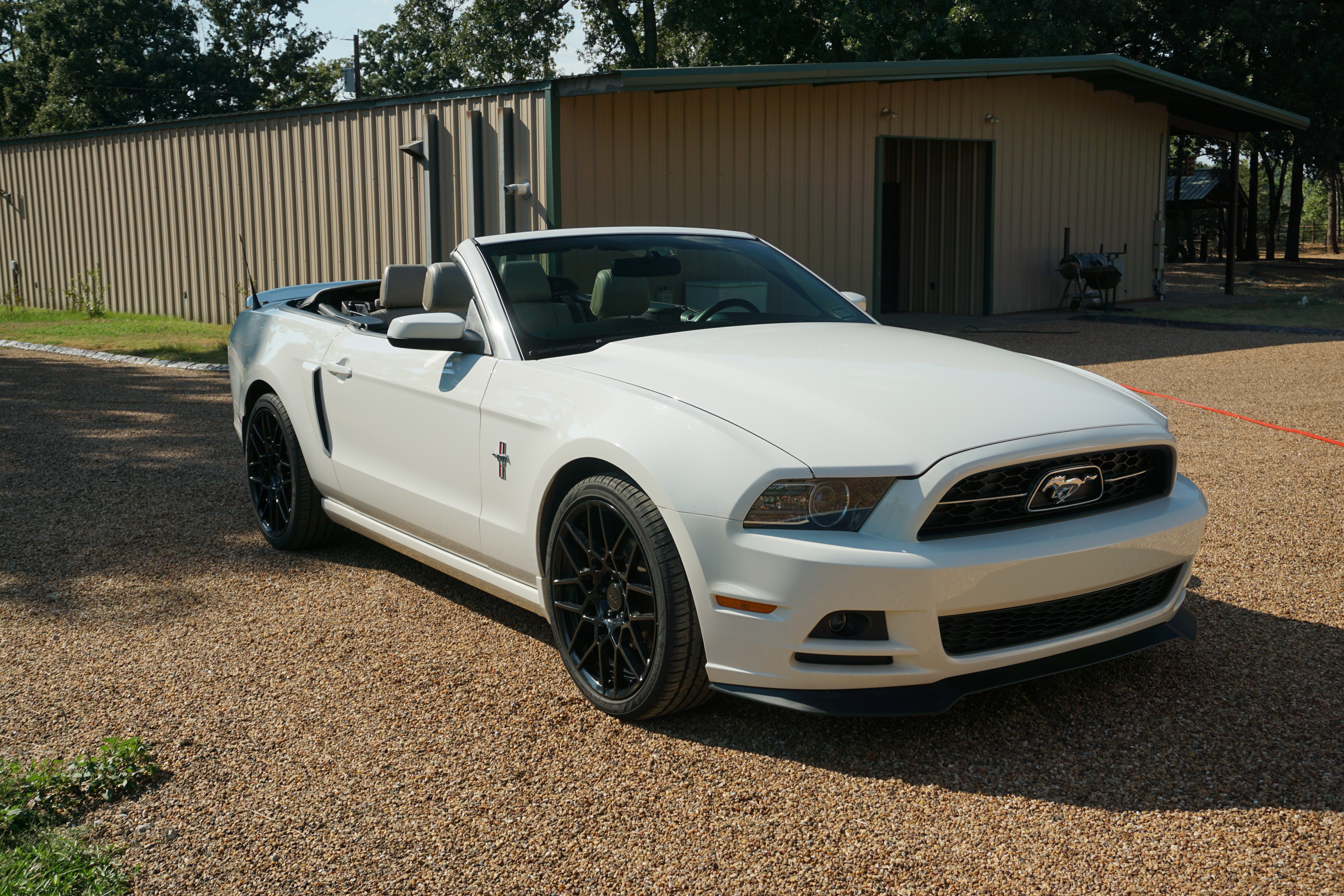 Used 2013 Ford Mustang Premium w/ Electronics Pkg RWD image 1