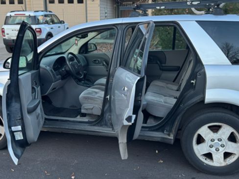 Used 2003 Saturn Vue AWD V6 image 8