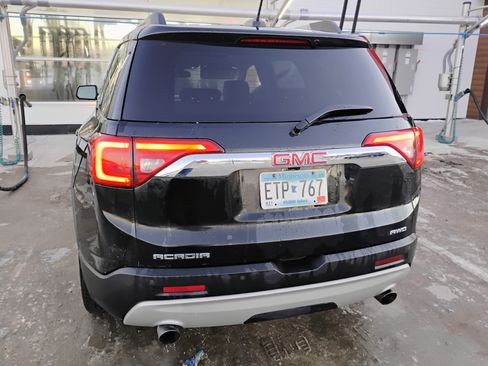 Used 2017 GMC Acadia SLT image 2