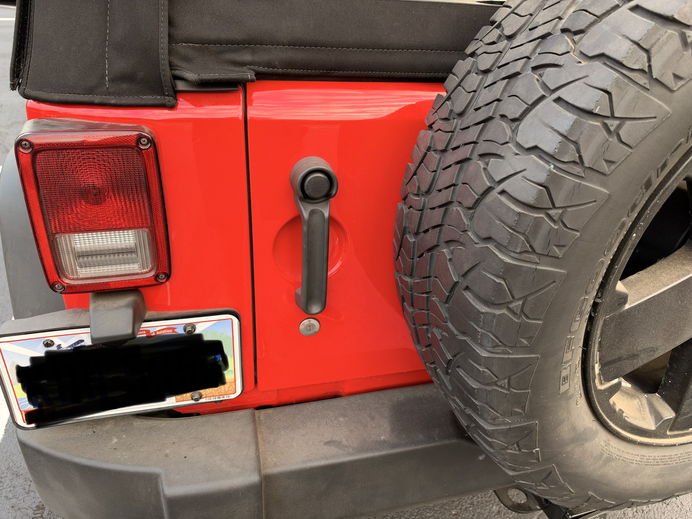 Used 2017 Jeep Wrangler Sport AWD/4WD image 4