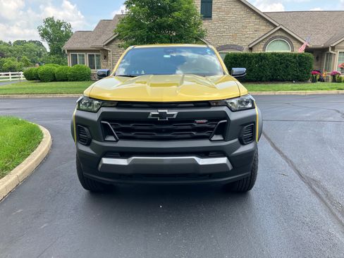Used 2023 Chevrolet Colorado Trail Boss w/ Technology Package AWD/4WD image 5