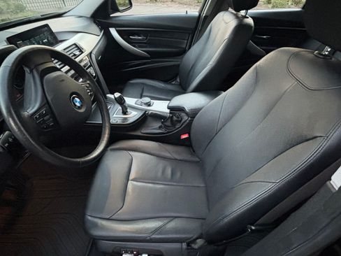Used 2017 BMW 320i xDrive Sedan AWD/4WD image 17