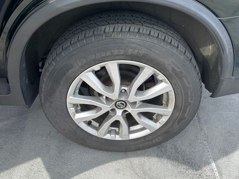 Used 2018 Nissan Rogue SV image 19