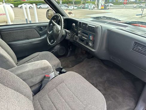 Used 1996 Chevrolet S10 Pickup LS image 8