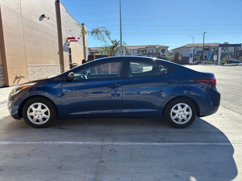 Used 2016 Hyundai Elantra SE image 4