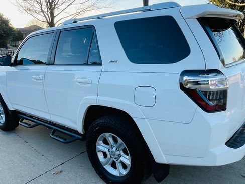 Used 2014 Toyota 4Runner SR5 image 10