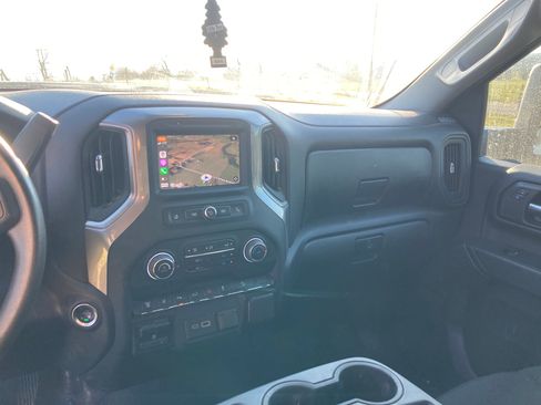 Used 2024 Chevrolet Silverado 2500 Custom w/ Custom Value Package image 16