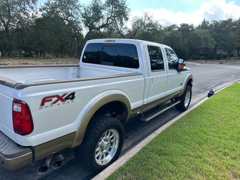 Used 2013 Ford F250 King Ranch w/ King Ranch w/Chrome Pkg AWD/4WD image 5