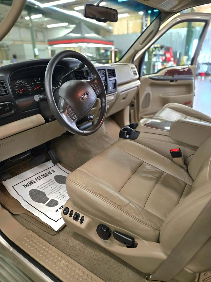 Used 2005 Ford Excursion Limited AWD/4WD image 6