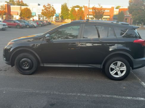 Used 2014 Toyota RAV4 XLE image 5
