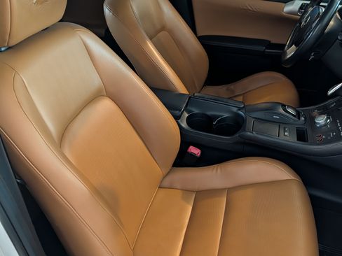 Used 2013 Lexus CT 200h image 12