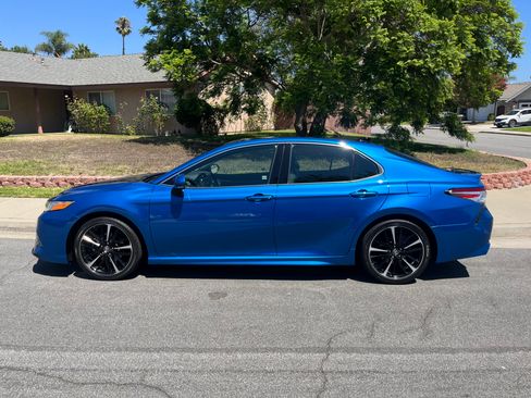 Used 2020 Toyota Camry XSE image 2